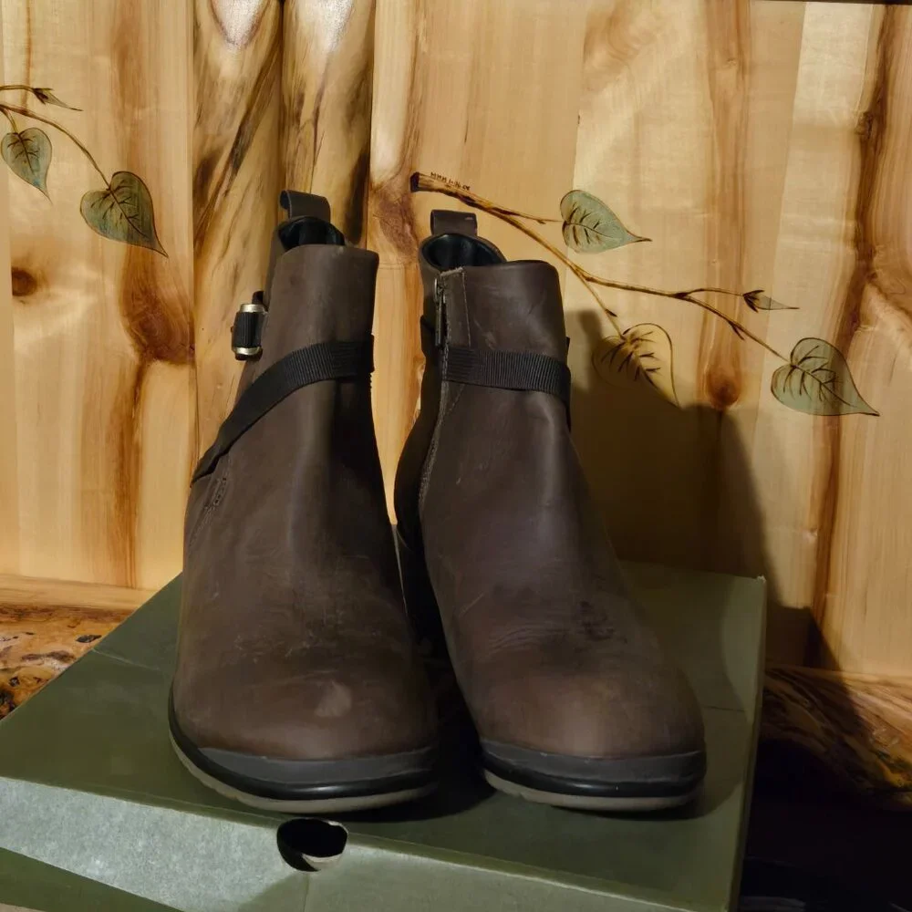 Keen Morrison Mid LEA Boots. 8.5 NWOT - Picture 2 of 6